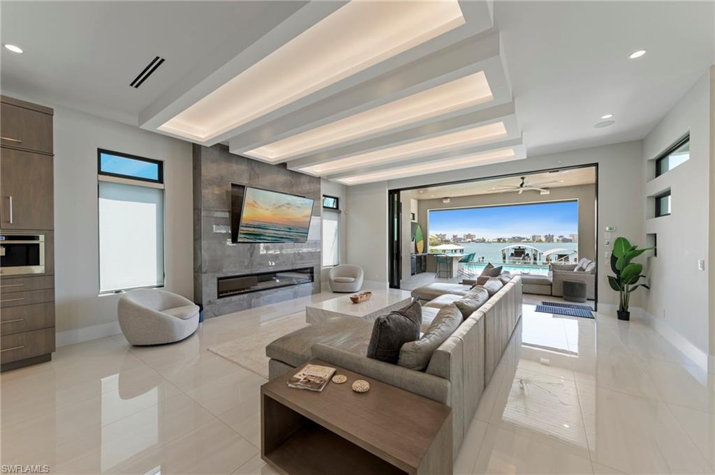 HIDDEN HARBOR - Residential