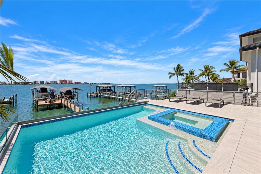 HIDDEN HARBOR - Residential