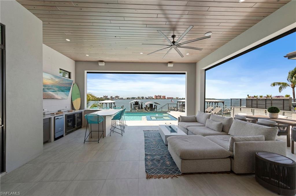 HIDDEN HARBOR - Residential