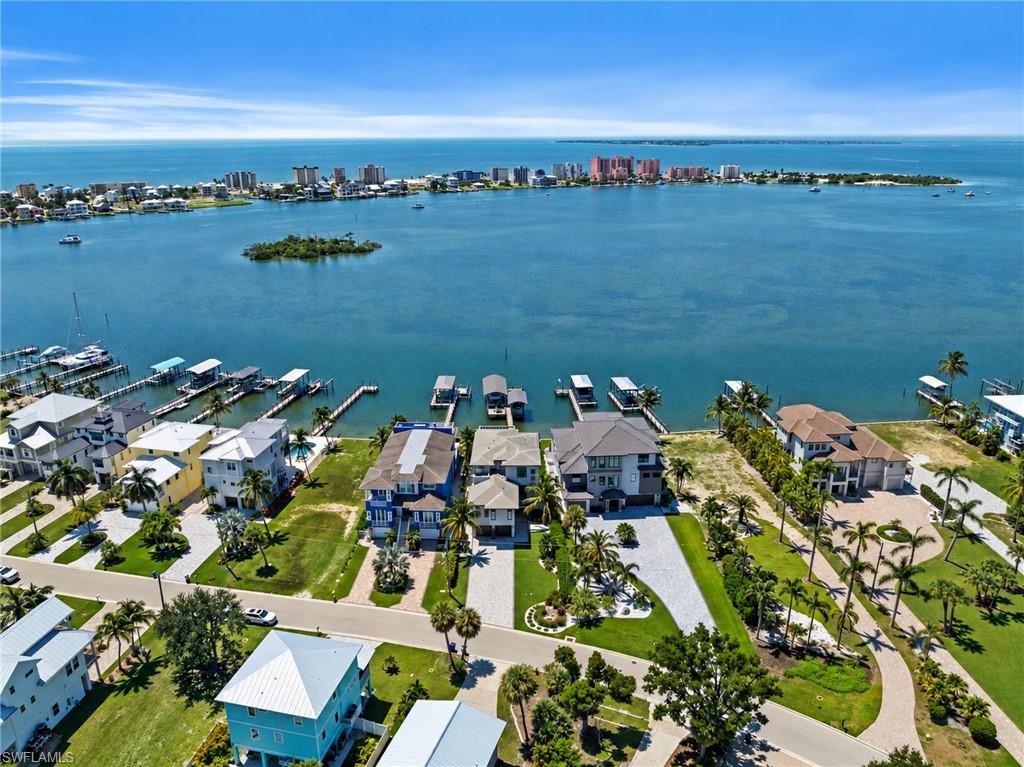 HIDDEN HARBOR - Residential