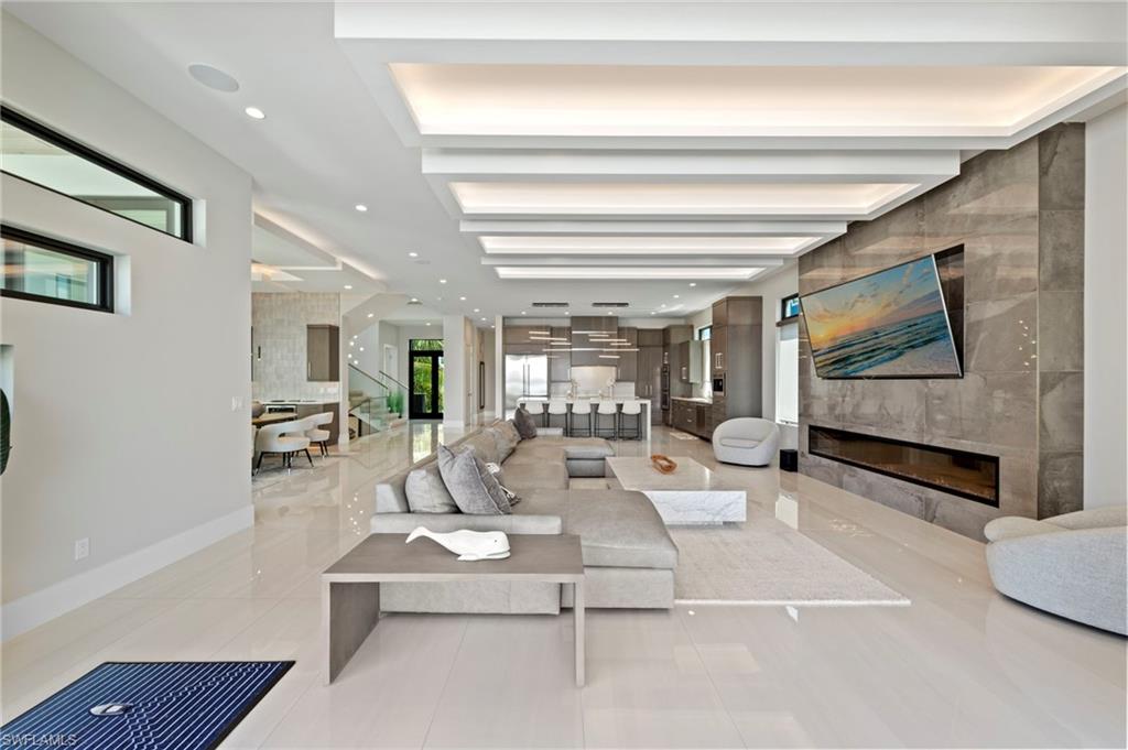 HIDDEN HARBOR - Residential
