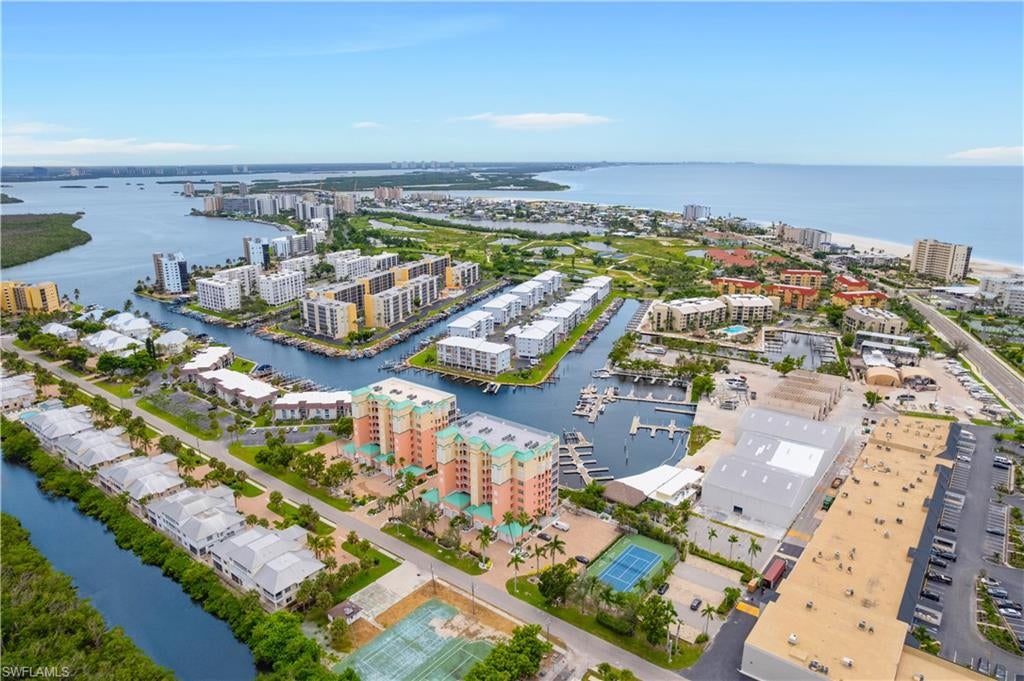 PALM HARBOR CLUB - Residential