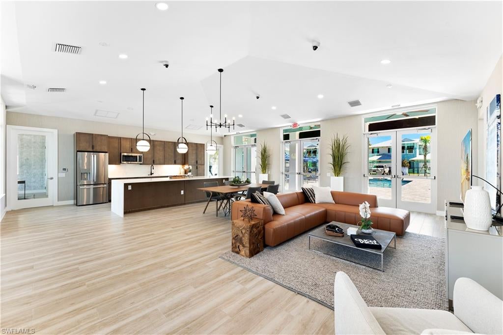 VILLA MAR BONITA BEACH - Residential