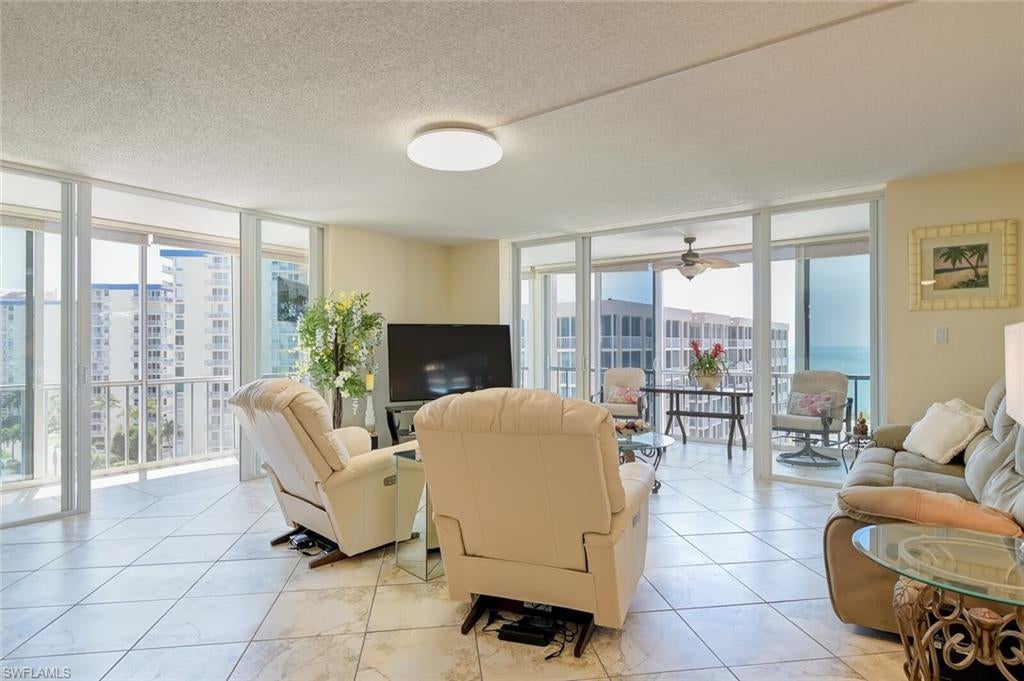CRECIENTE CONDO EAST - Residential