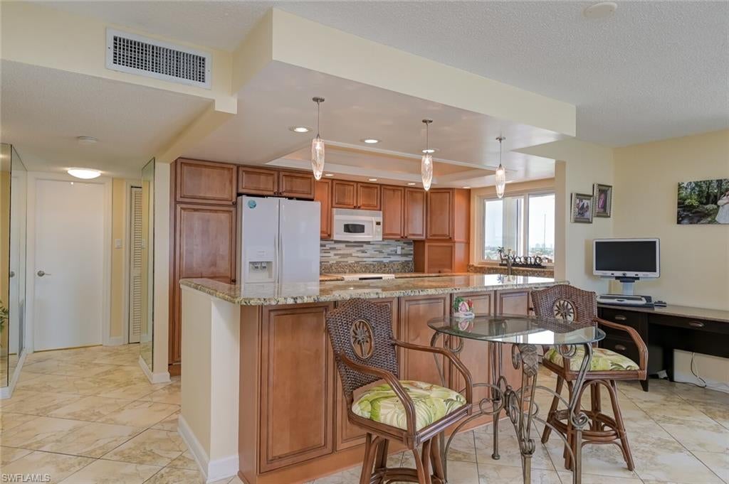 CRECIENTE CONDO EAST - Residential