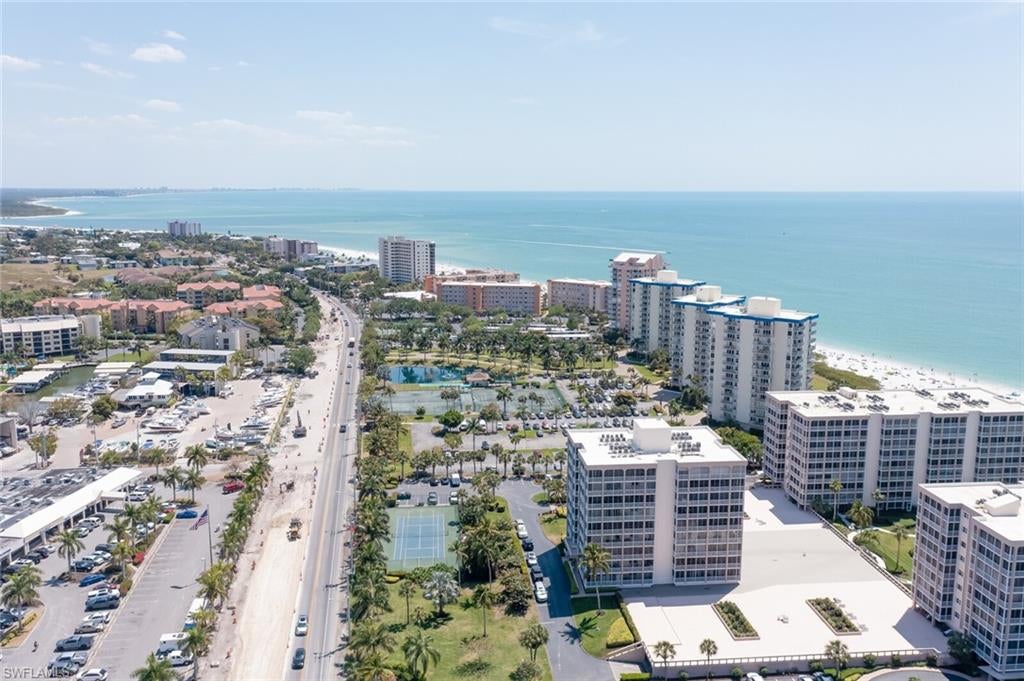 CRECIENTE CONDO EAST - Residential