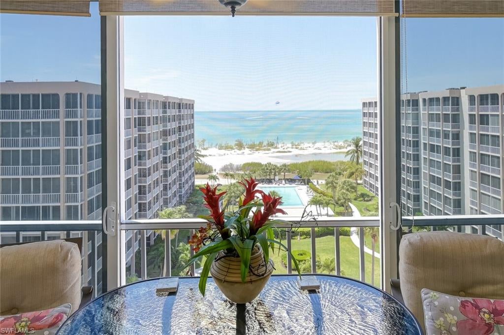 CRECIENTE CONDO EAST - Residential