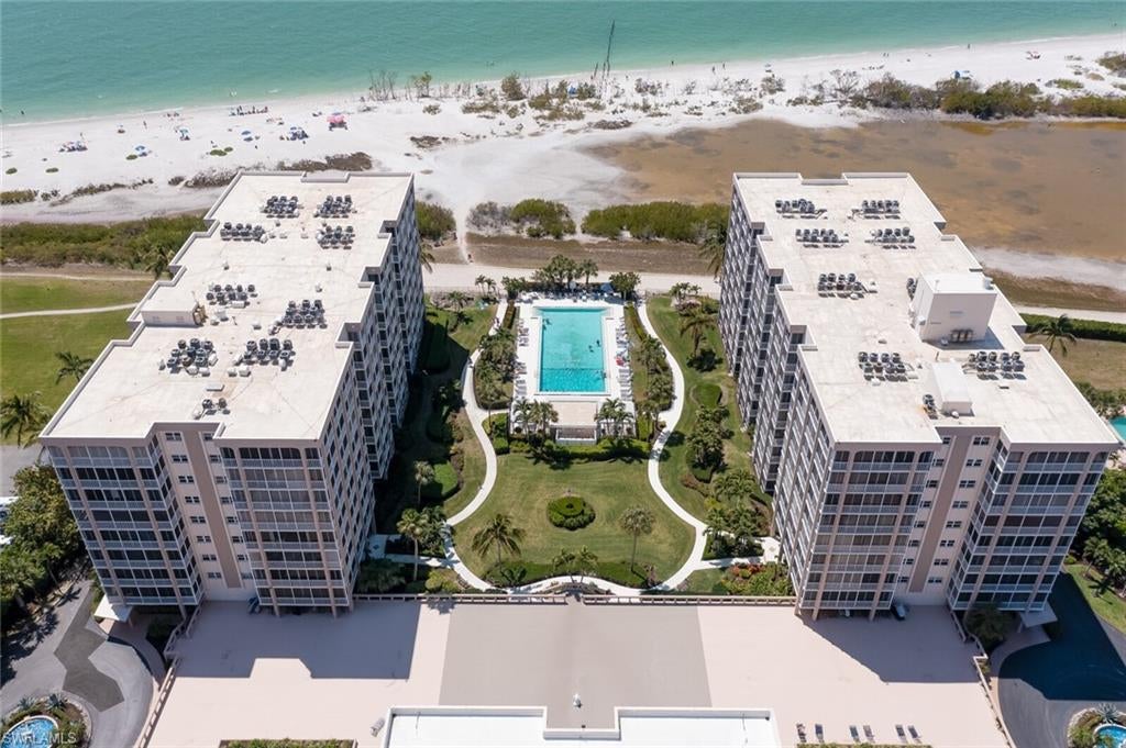 CRECIENTE CONDO EAST - Residential