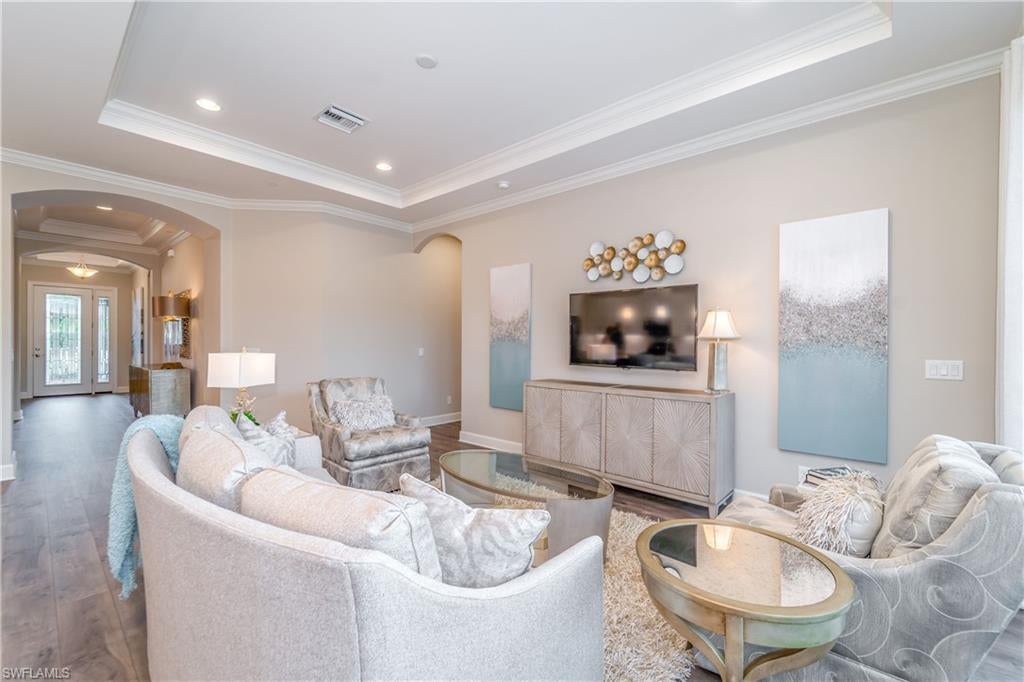 PEBBLE POINTE - Residential
