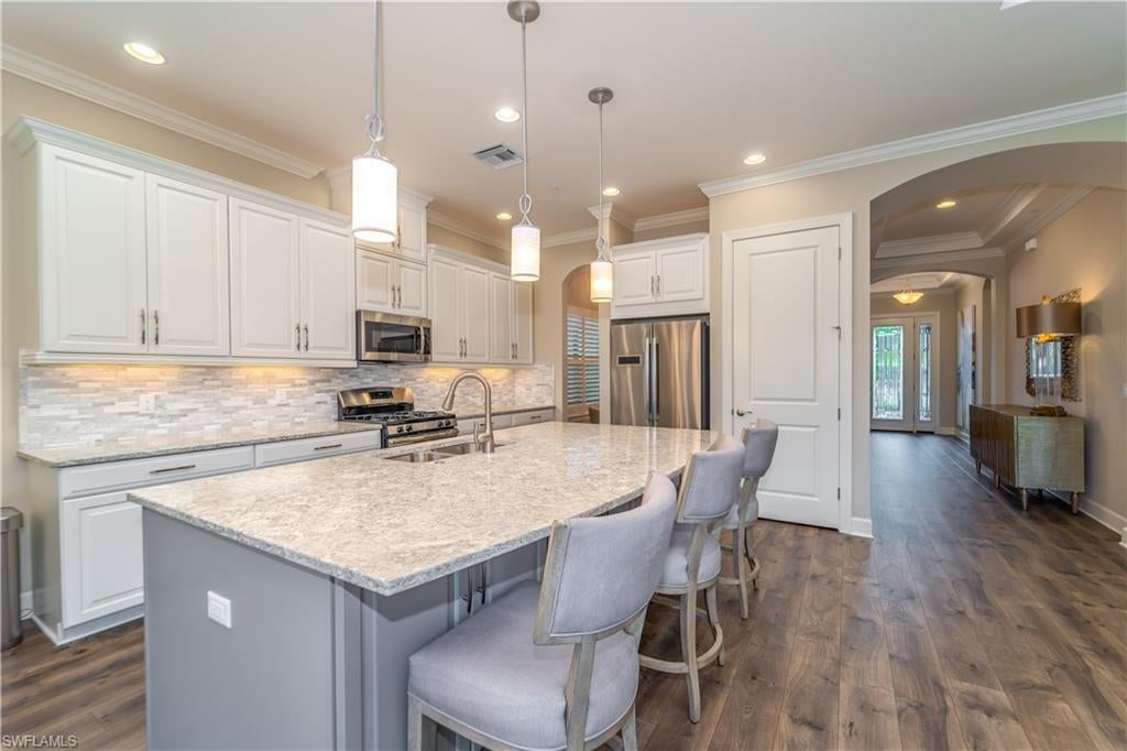 PEBBLE POINTE - Residential