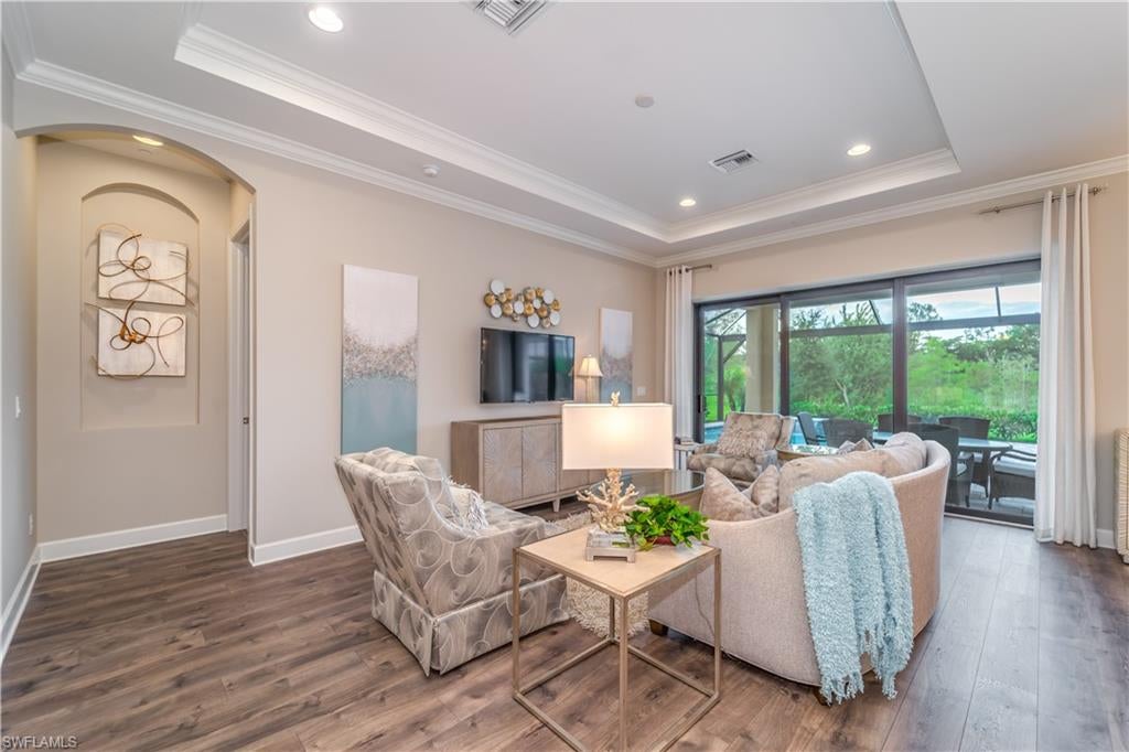 PEBBLE POINTE - Residential