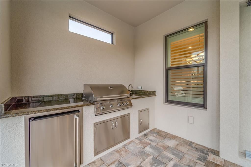PEBBLE POINTE - Residential