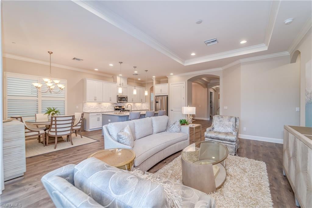 PEBBLE POINTE - Residential