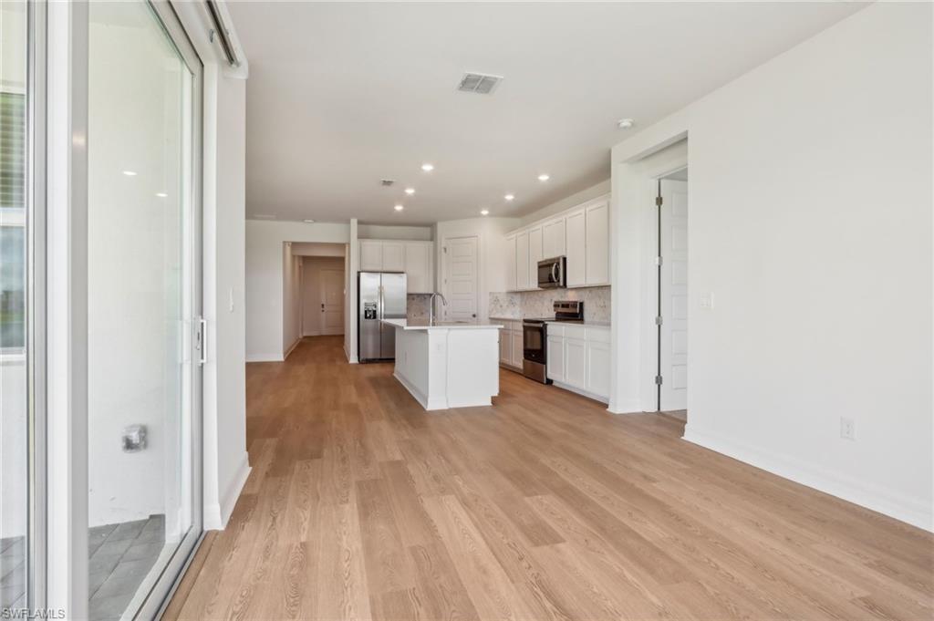 CRESCENT LAKES - Residential