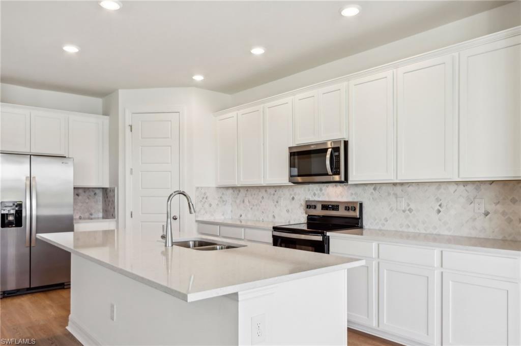CRESCENT LAKES - Residential