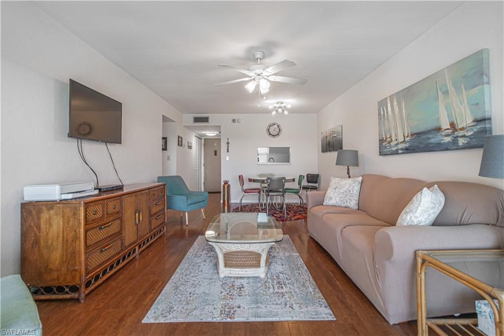 SEVEN LAKES - Residential