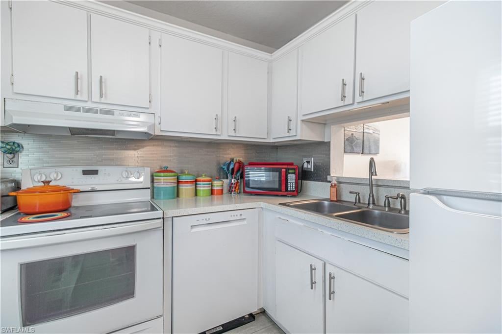 SEVEN LAKES - Residential