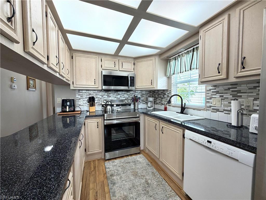 RIVERWOODS PLANTATION - Residential