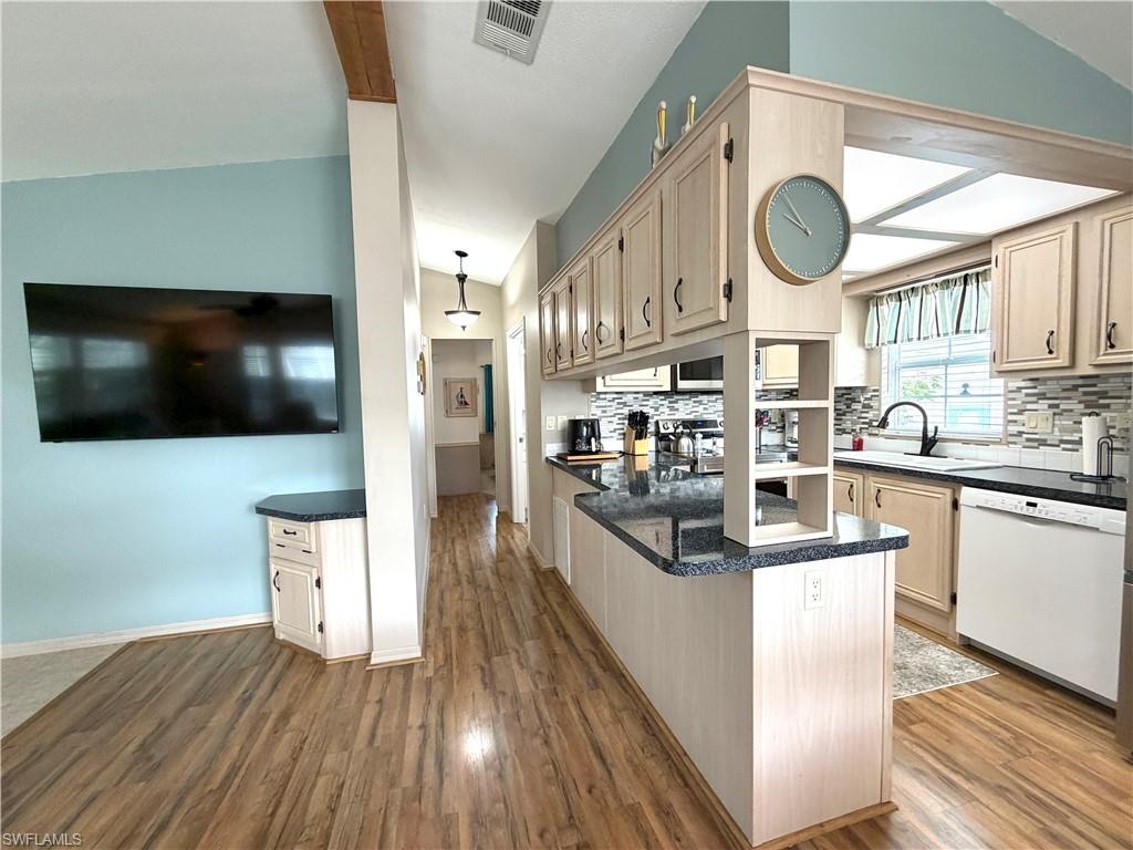 RIVERWOODS PLANTATION - Residential