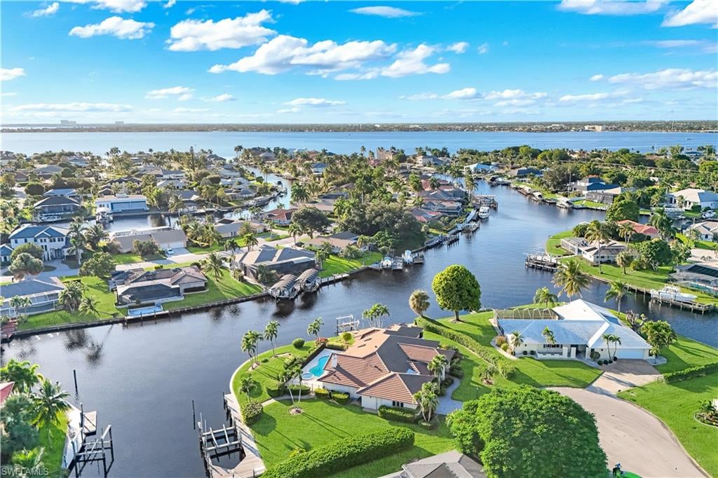 TOWN AND RIVER - Residential