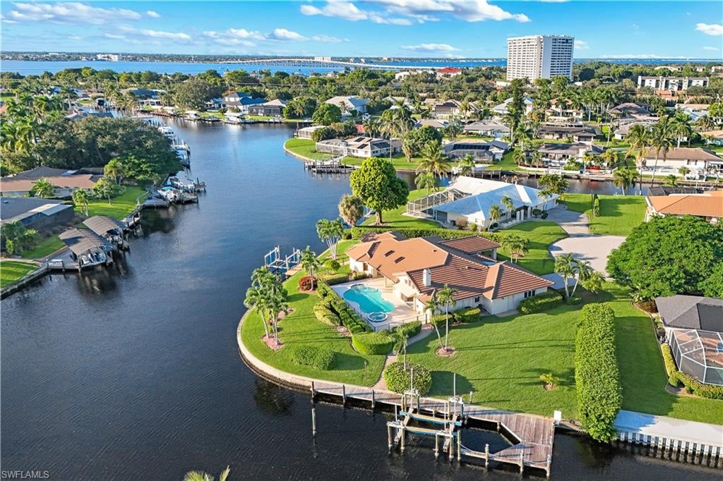 TOWN AND RIVER - Residential