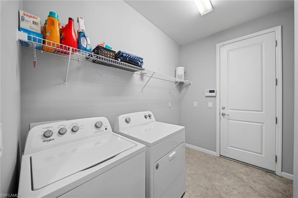 HAMPTON LAKES - Residential