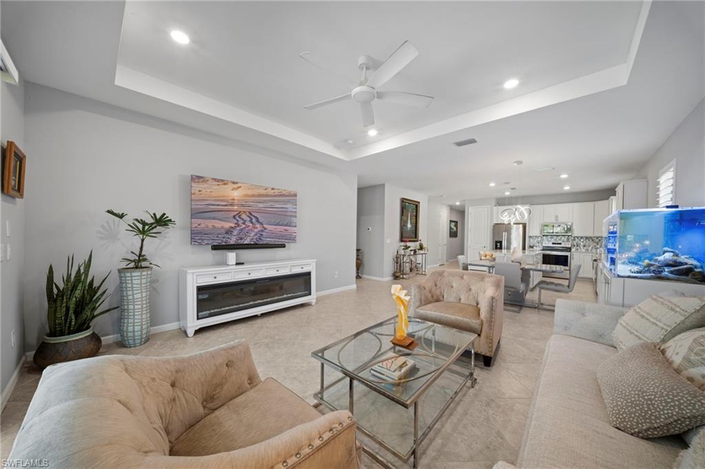 HAMPTON LAKES - Residential