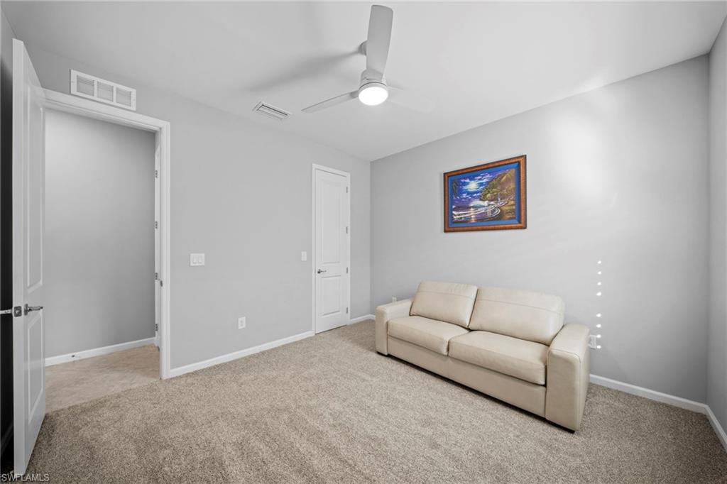 HAMPTON LAKES - Residential