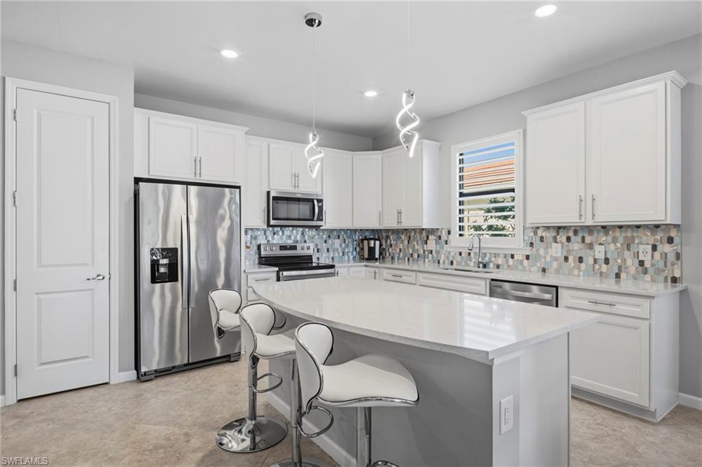 HAMPTON LAKES - Residential
