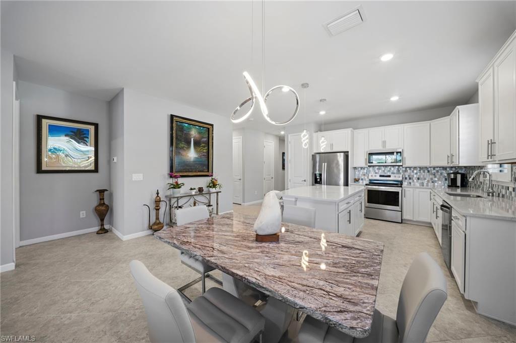 HAMPTON LAKES - Residential