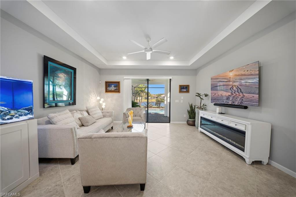 HAMPTON LAKES - Residential