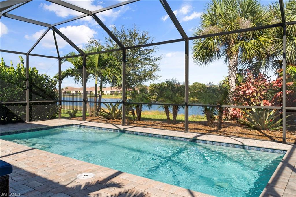 HAMPTON LAKES - Residential