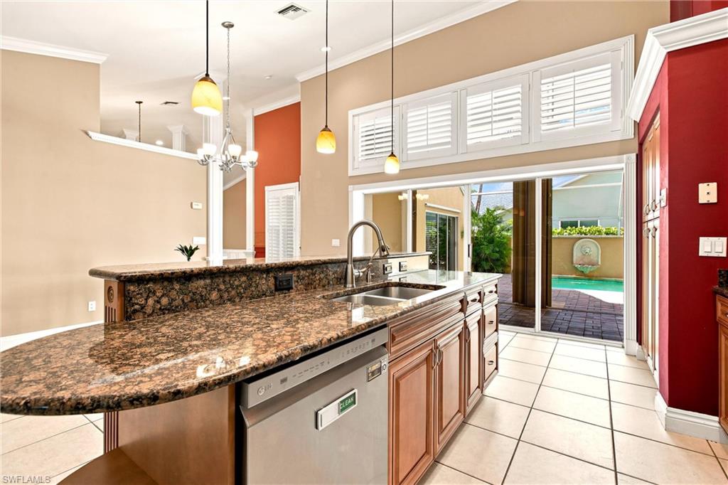 KINGS LAKE - Residential
