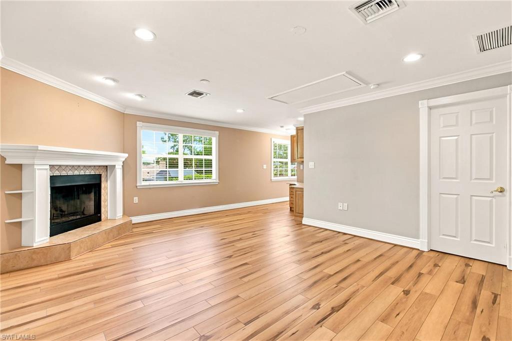 KINGS LAKE - Residential