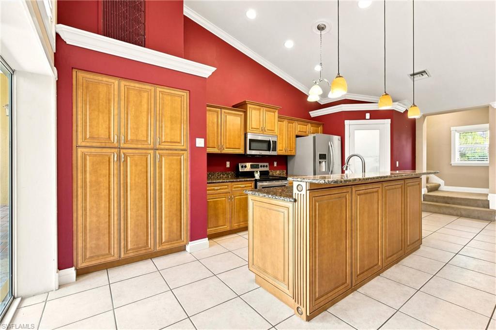 KINGS LAKE - Residential