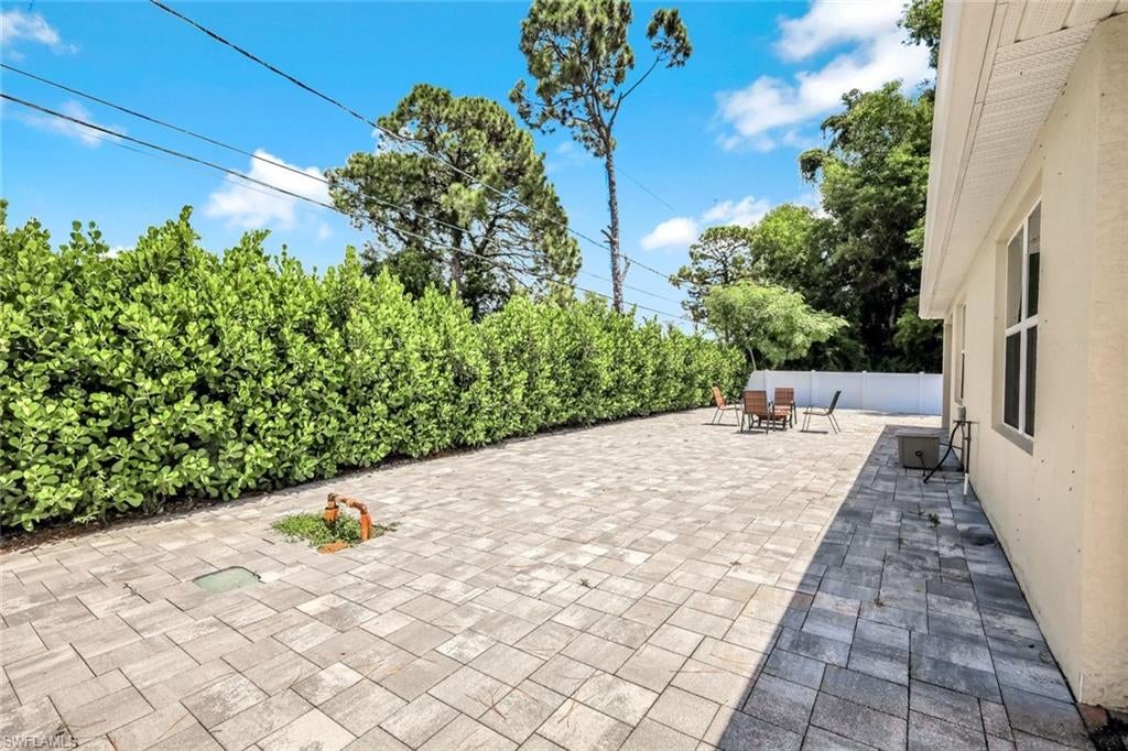 SAN CARLOS PARK - Residential