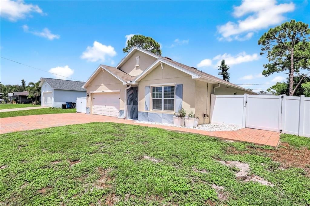SAN CARLOS PARK - Residential