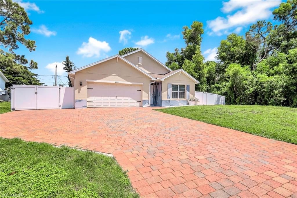 SAN CARLOS PARK - Residential