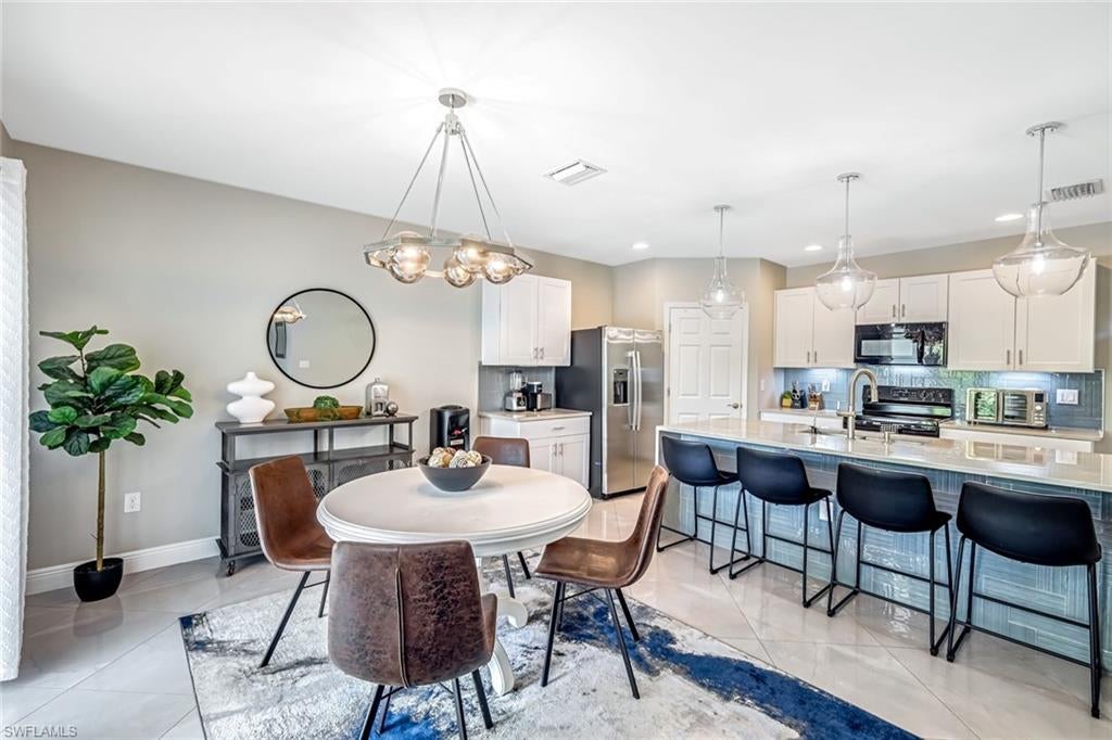 SAN CARLOS PARK - Residential