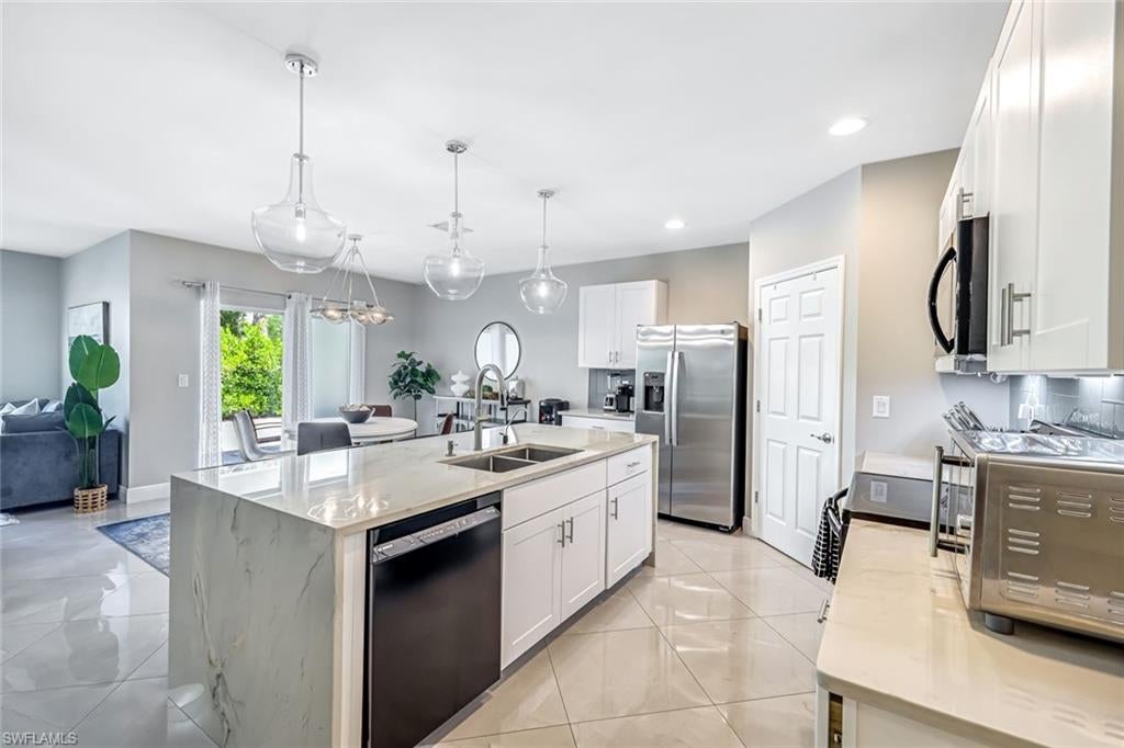 SAN CARLOS PARK - Residential