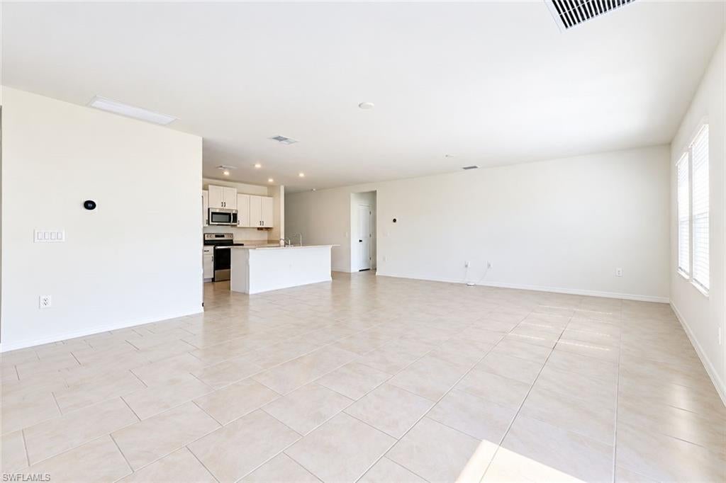 SAVANNA LAKES - Residential