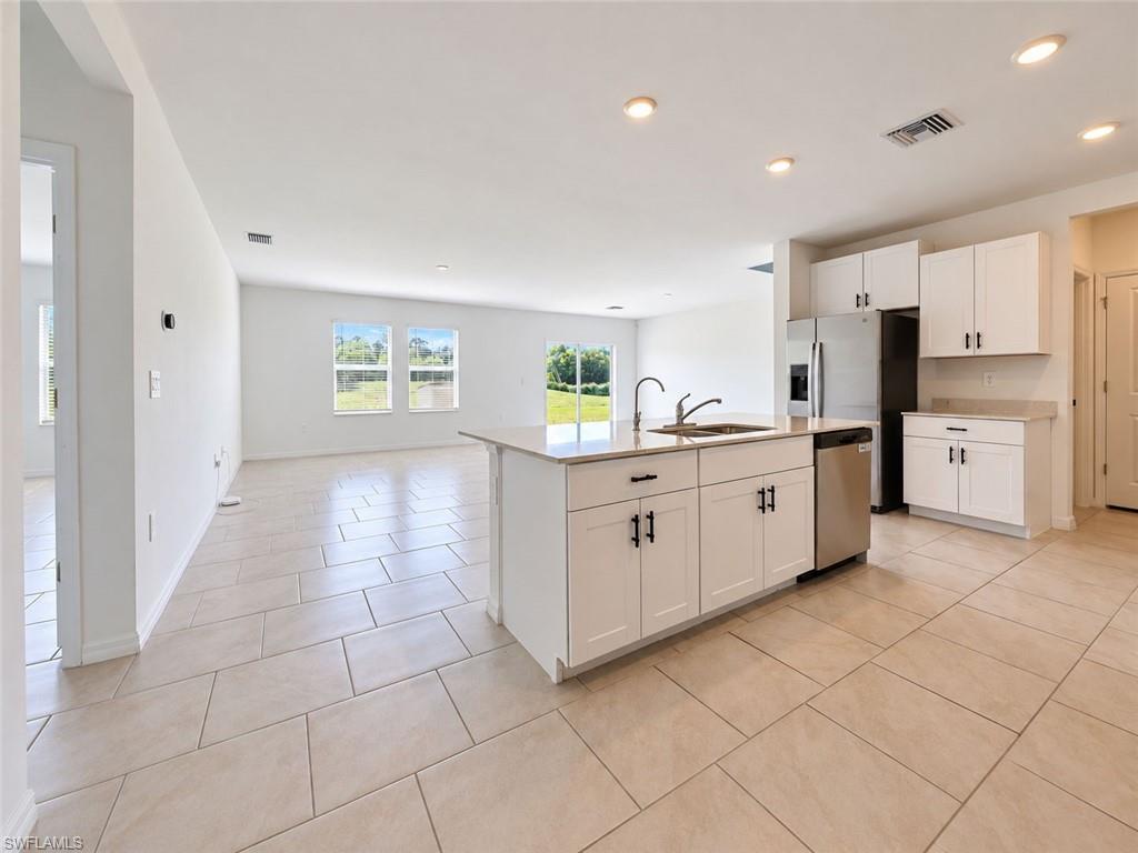 SAVANNA LAKES - Residential