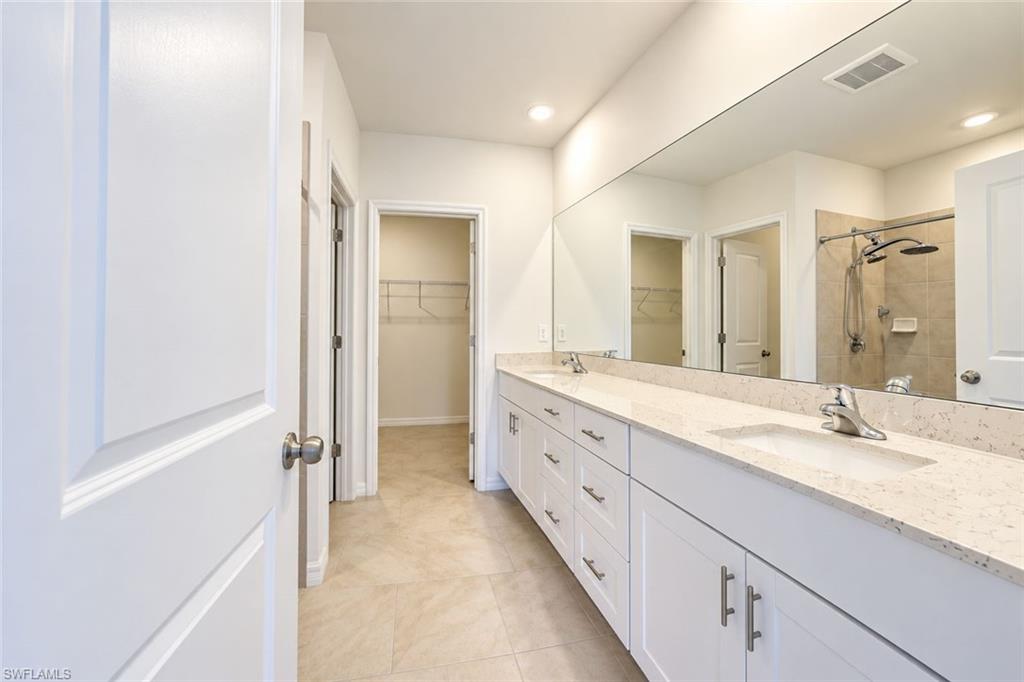SAVANNA LAKES - Residential