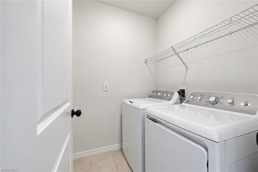 SAVANNA LAKES - Residential