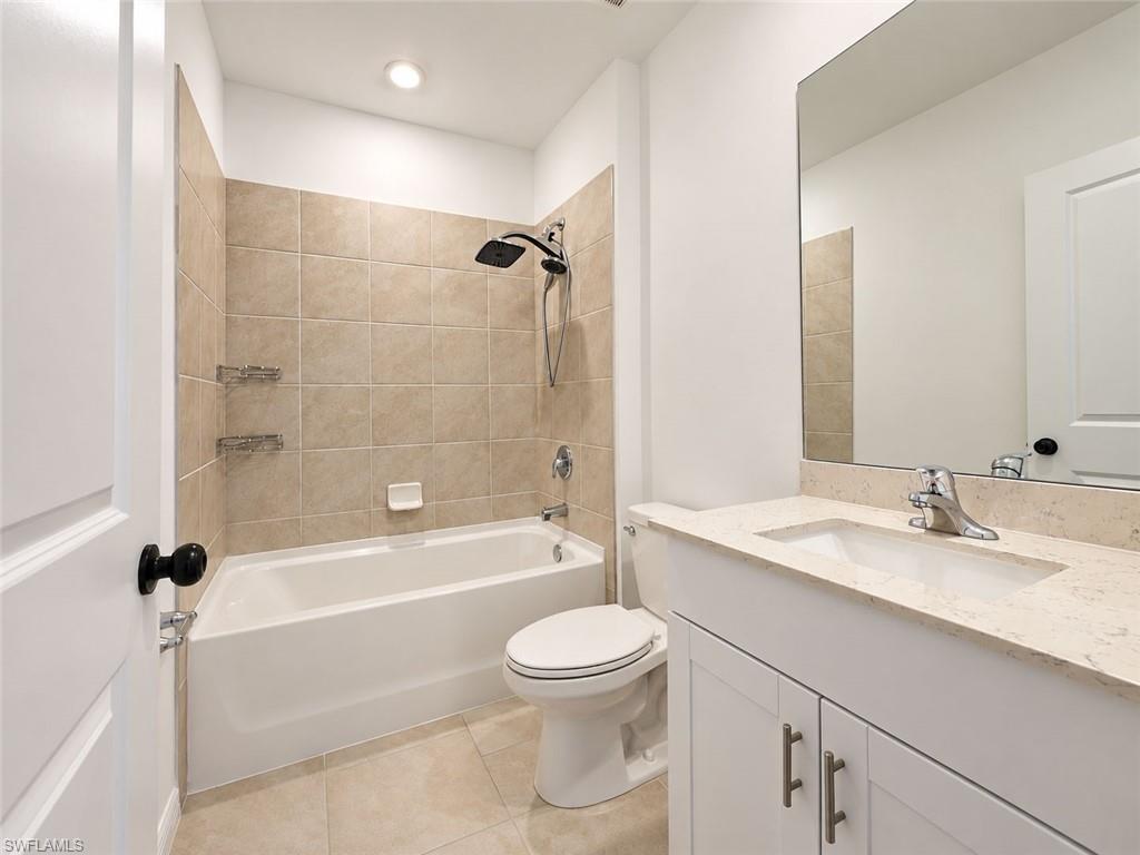 SAVANNA LAKES - Residential