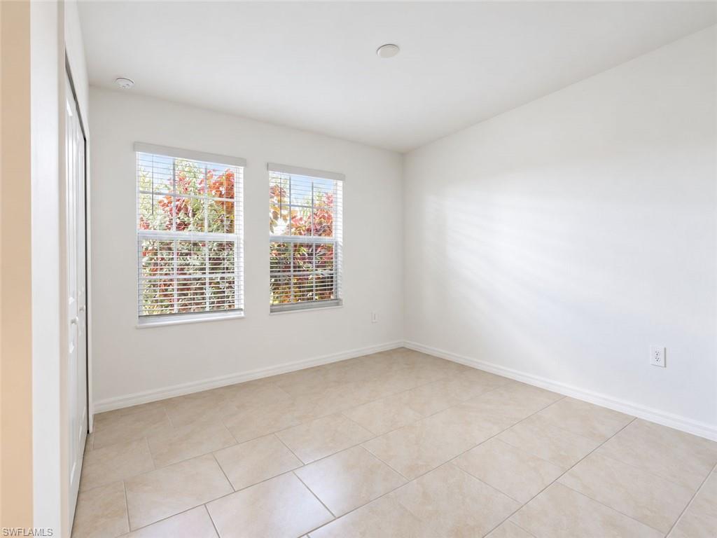SAVANNA LAKES - Residential