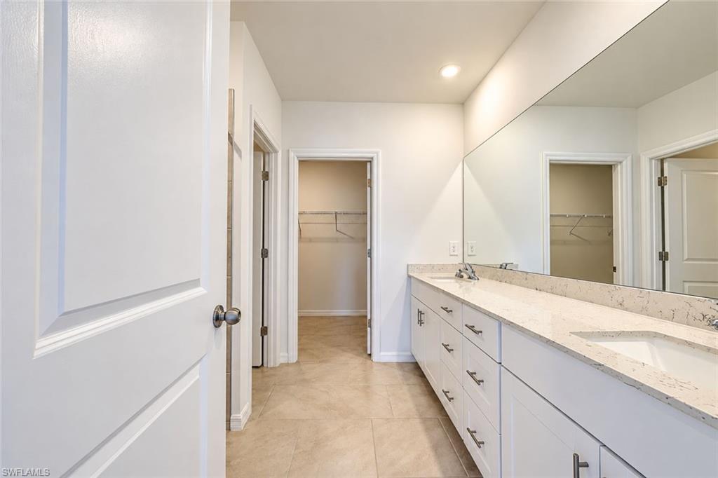 SAVANNA LAKES - Residential