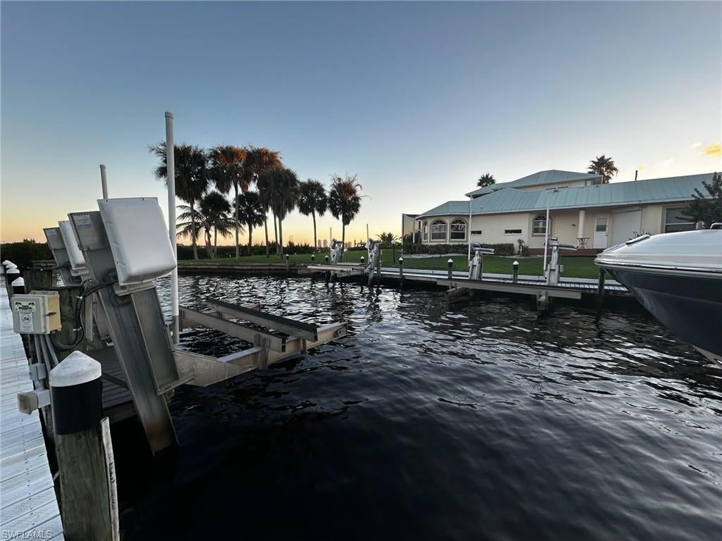 ADMIRALTY YACHT & RACQUET CLUB - Residential