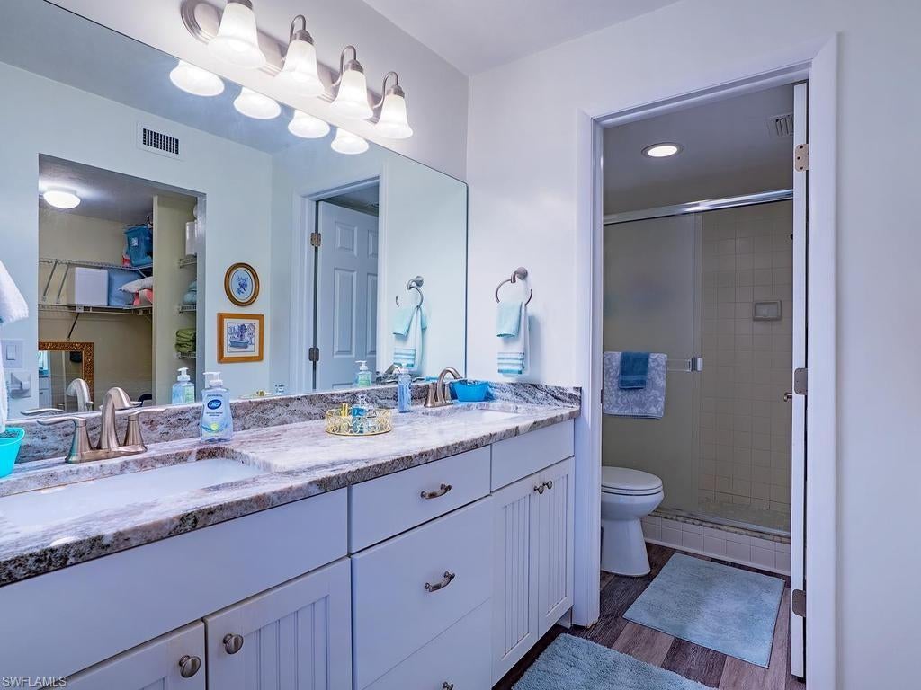ADMIRALTY YACHT & RACQUET CLUB - Residential