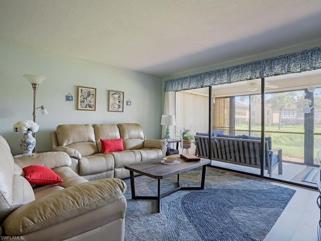 ADMIRALTY YACHT & RACQUET CLUB - Residential
